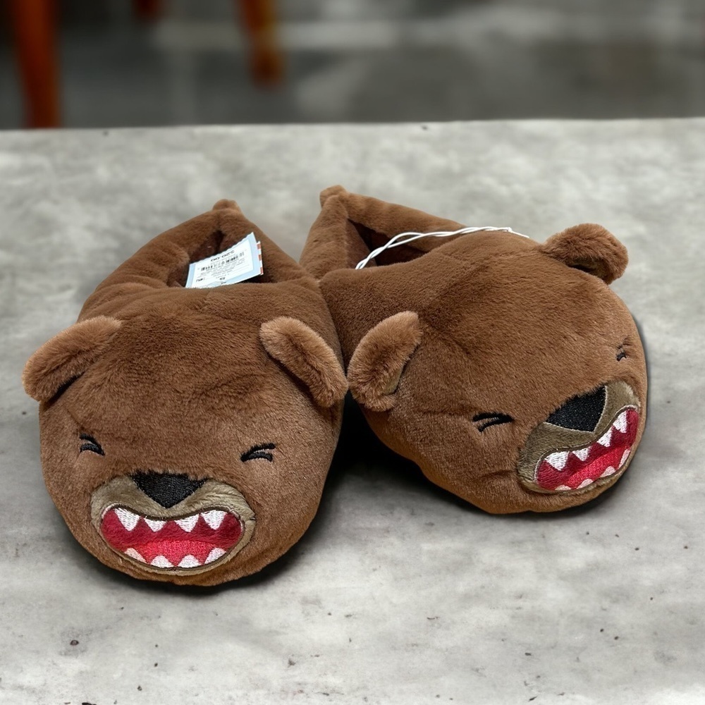 Cat & Jack Gatlin Bear Slippers NWT 13/1 Brown Kids Slip On Plush